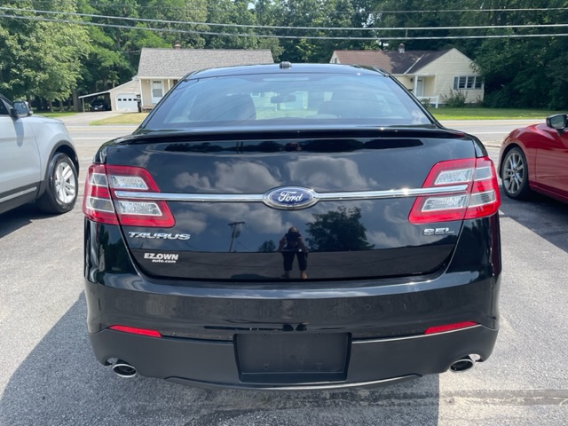 2016 Ford Taurus