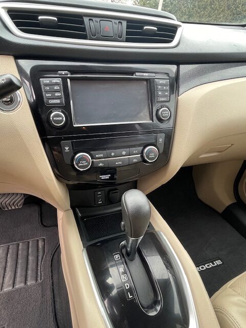 2016 NISSAN ROGUE SL