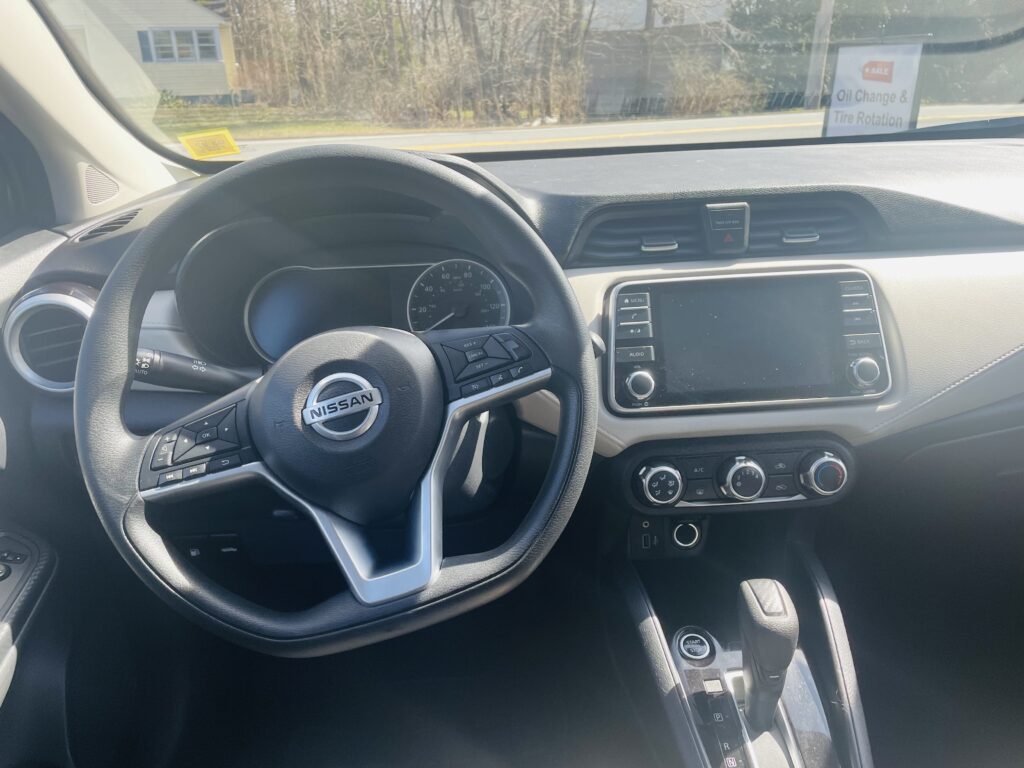 The 2022 Nissan Versa SV