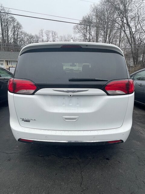 2017 Chrysler Pacifica Touring-L